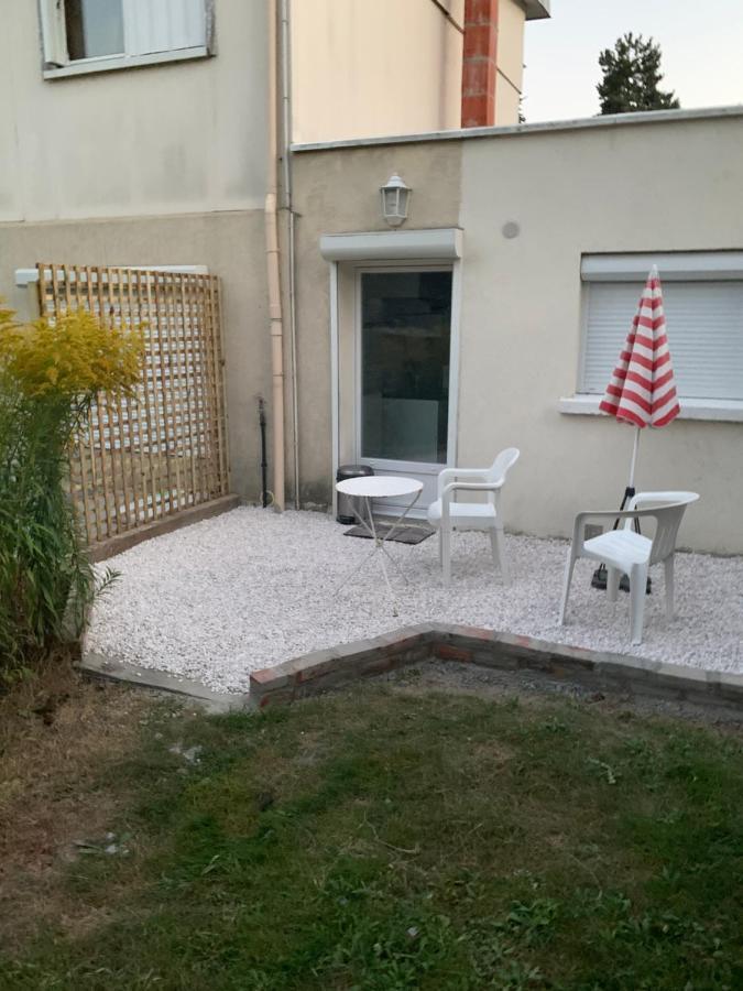 Studio Fond De Jardin ปาเลโซ ภายนอก รูปภาพ